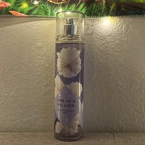 Lovely floral perfume from Bath and Body Works!!